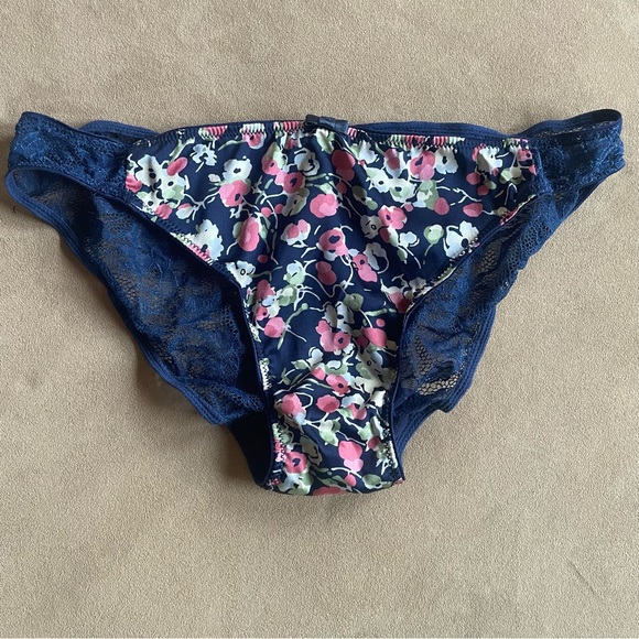 cK Bra and Panty Set - 32D, Small - Picture 8 of 11